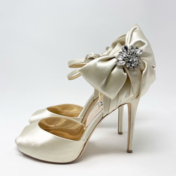 Badgley Mischka Samra Satin Crystal Bow Details Strapped Pump Cream Ivory - Picture 1 of 15